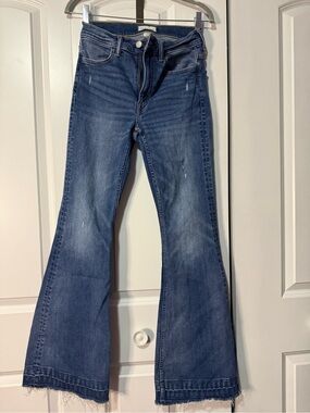 American Eagle Outfitters Dark Blue Flare Jeans - size 2